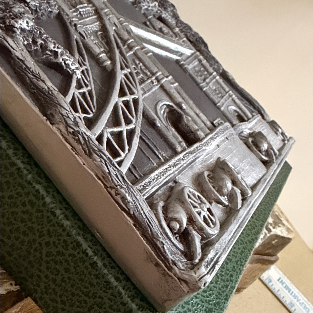 MARCUS DESIGNS London Tower Bridge Handmade in England Wall Relief - Picture 3 of 12